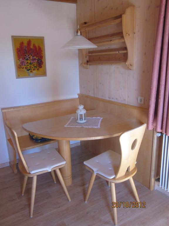 Gasthof Zum Roessl San Genesio Atesino Chambre photo